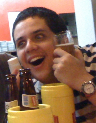 oi,esse é meu twitter,falo muita merda,e também tento falar sobre música.