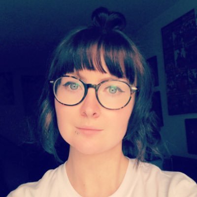 BeccaPadfoot's profile picture. Librocubicularist🖤Bookworm🖤Hogwarts🖤Gamer