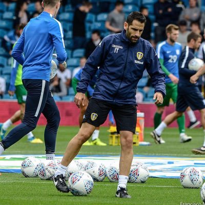 Licenciado en CCAFYDE. Titulación Entrenador UEFA PRO. PF Selección Olímpica de Fútbol de Bahrein, AEK Larnaca, Apoel FC, Leeds Utd, Alsadd SC