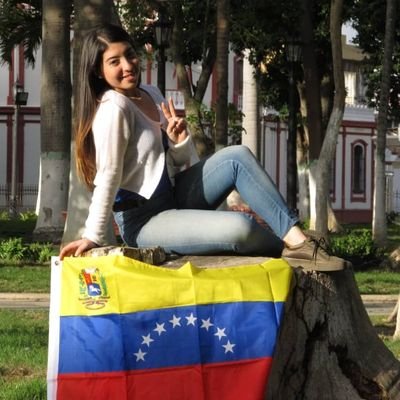 Presidenta del Centro de Estudiantes #UNESRPaloVerde - Miranda ✌️
#Estudiante
Guara ♥️ Joven Revolucionaria de la Patria de Bolívar / PrimeramenteDios / OBE♥️