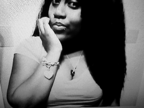 ∂íαмønd.  im 19 yrs young.born & raised in dah bronx .dah favorite color is Pink & yellow,SpOiLeD &+ pReTtY :] BBM: 325AA13A