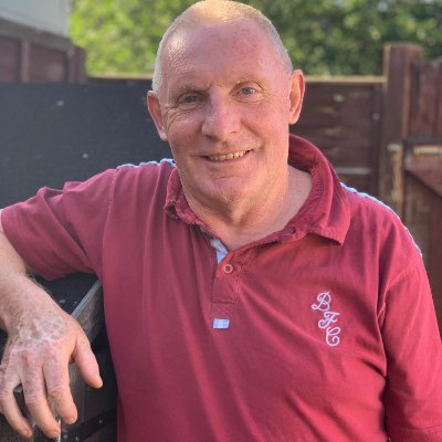 Author of crime thriller THE CLARET PALS. 30 years in Met Police. Burnley FC fan.