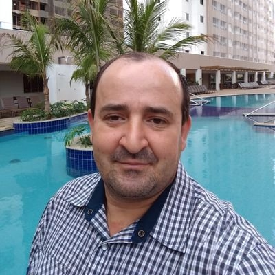Musico,Adorador,Mineiro dos bão sô.Ah!!! Corinthiano né...
E o mais importante: Marido da mulher mais maravilhosa desse mundo.
M@h Te amo muito.
NTTPN