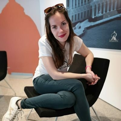 TaaniaZ's profile picture. 