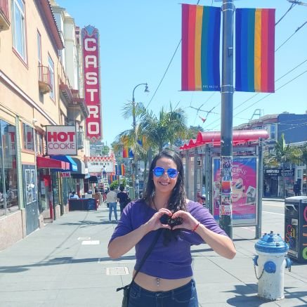 Be present. Be love. Be unapologetically you. Mental Health Therapist and Medical Social Worker #youcreateyourownreality 🏳️🌈 #youareloved #iseeyou
