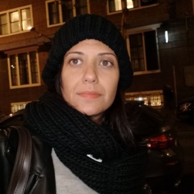 Cris46721127's profile picture. 