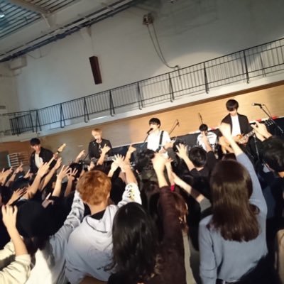 浜松医科大学軽音部 いよいよ医大 祭が近づいてまいりました 軽音部演奏タイムテーブルはこちらです みなさんぜひ聞きに来てください 今年も体育館で演奏しますが 土曜最終2バンドは図書館駐車場ステージで演奏します 何年ぶりかの外ステージ復活です 浜松医科大学軽音部 いよいよ医大 祭が近づいてまいりました 軽音部演奏タイムテーブルはこちらです みなさんぜひ聞きに来てください 今年も体育館で演奏しますが 土曜最終2バンドは図書館駐車場ステージで演奏します 何年ぶりかの外ステージ復活です