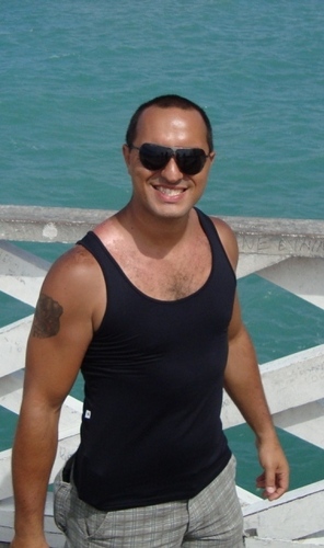 Jornalista, apresentador, cerimonialista e videomaker aéreo. Gerente de Comunicação da Sanasa Campinas.