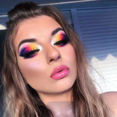 Just girl who is obssesed with makeup💄 instagram @cezarsmakeup 👈🏼❤️ email: ivonacm22@gmail.com