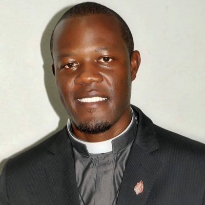 Le serviteur de Dieu au service de la Bonne Nouvelle, Prêtre de l’Eglise Catholique Romaine, annonceur de la Paix et de la joie.
