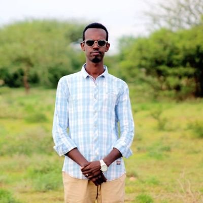 •live in hargeisa somaliland. 
•Observer of somali politics 
•Accountant
 •diploma of ICT