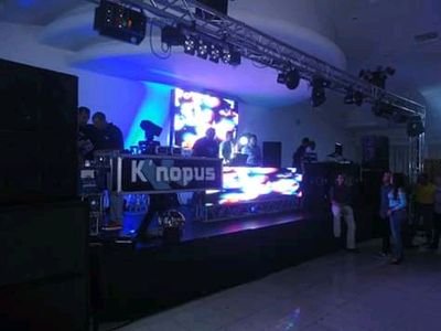 Show retro 80&90
Alquiler de tarimas
Sonido e iluminación profesional
Pantallas de led
Alquiler de Truss
Plantas eléctricas