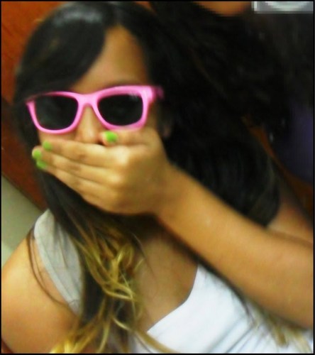 música , um vício . ♪ *---*  , doadora de fotos fakes ;D , follow me =))