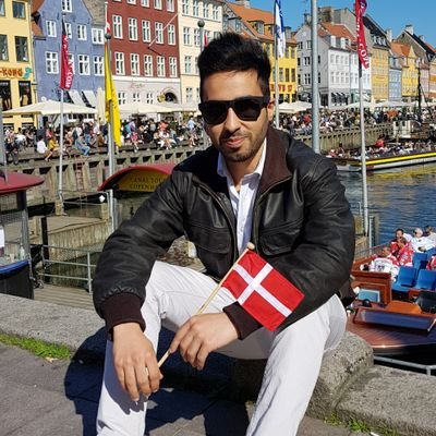 Economist🏦📈and full-stack web developer🖥️⌨️Curious to always learn more and eager for challenges
https://t.co/HE1MvWE6nK