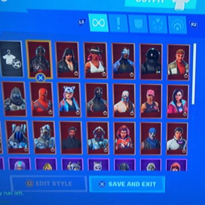 I do legit giveaways, first give away will be at 1000 followers (to enter you must like and rt my pinned and follow me and comment, GoodLuck!!!