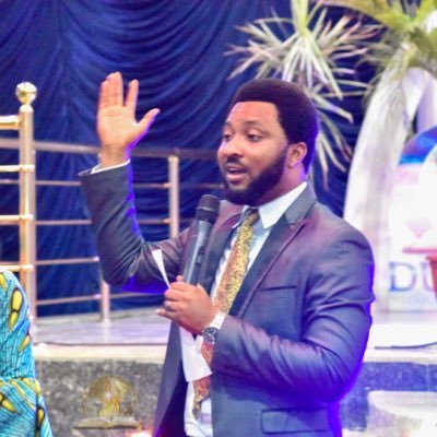 solomon_tersoo's profile picture. A lizard in Nigeria can’t become an alligator in the USA,location is not distinction, who you are is your distinction, do you know there are beggars in the USA?