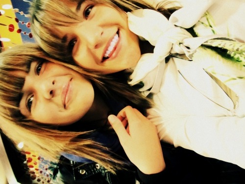 Anya199777's profile picture. 