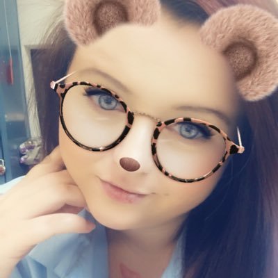 Single momma just working hard to try and make is through life and have a little fun too!