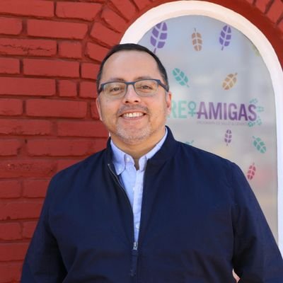He; él. Believes healthcare, immigrants, women, & LGBTQ+ rights are human rights 🦋🌈🇵🇪. Director of Community Health Action at @LaClinica2
Tweets/ my own