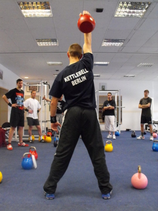 Crosstraining, funktionelle Fitness, Kettlebell Training und Kampfsport. Personal- und Kleingruppentraining