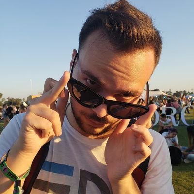 MatiEscu's profile picture. Locutor Nacional MN 15027. 
Técnico informático.
Deejay. 
Adicto a los fichines. 
Enamorado de Velez Sarsfield.
Ig: https://t.co/8Gw8sQ9iJi