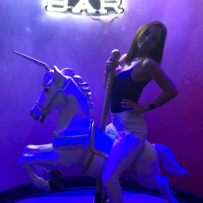 ivnotivy's profile picture. searching for my unicorn 🦄👯‍♀️