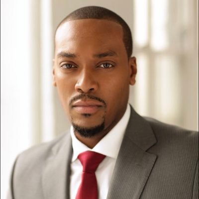 Christian • Actor • Singer • Family Man • Sports Enthusiast • Formerly George Washington Hamilton the Musical • Insta @TheRealJKirk