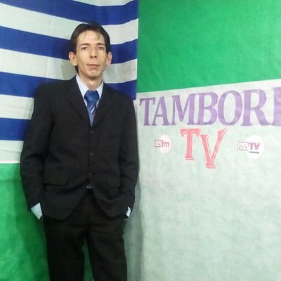 Locutor Periodista de Fm Tambores, Ingeniero Técnico en Informática y Electrónica.