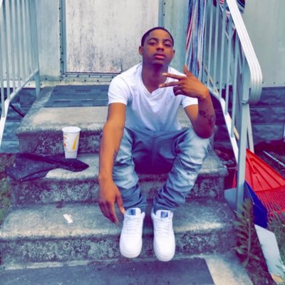#freeScoop AMOS:Bluwavee #LL❌📍10:22 ♎️ #freeKake. UPTOWN DOWNTOWN BLUE FLAGS ALLAROUND ♿️💙