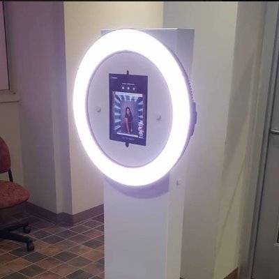 Entrenpreur- We run a NYC based Photo booth rental company. https://t.co/LulJoWRZEt. Like and subscribe to our channel https://t.co/7Q1AdfFBuG