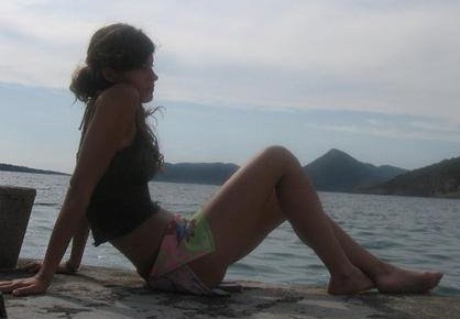 Lc_yhz's profile picture. Business woman. Proud mother of three. Pro LGBT. *Multilingual tweets*