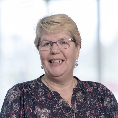 Waterschapbestuurder Zuiderzeeland geweest. Specialist in biologische levensmiddelen, kruiden, supplementen, natuurvoedingskundig, drogist en gediplomeerd imker
