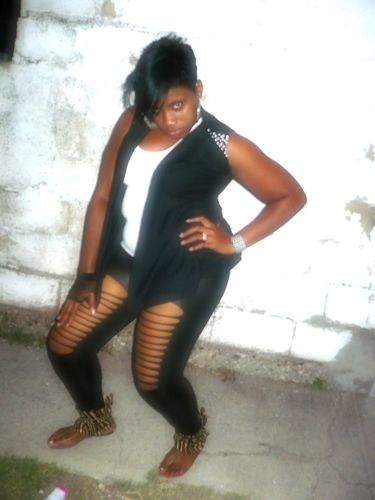 Luv 2 party n have fun! eazi 2 get along with,luv 2 travel,style outfits,shop,luv speed n luv nursing :) holla!