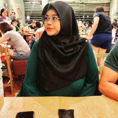 MizahMizan_'s profile picture. Dear Me, Love yourself cause you worth it 🌸