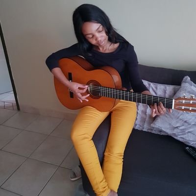 AngelMarhanele's profile picture. The Architect, Risk taker. Proudly Tsonga. fitness addict🏋️‍♀️ YouTuber #fitness