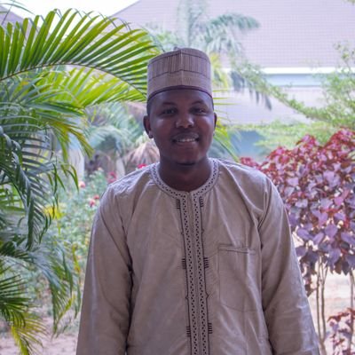 #Nigerian, ˈtiːtʃə and a father. @onsekizmartuni alumnus.