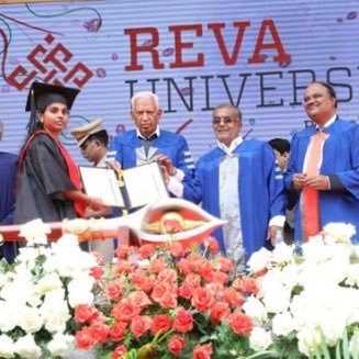 sushmitha_mn's profile picture. Keeping things simple and sweet. Books n travelling is my fav