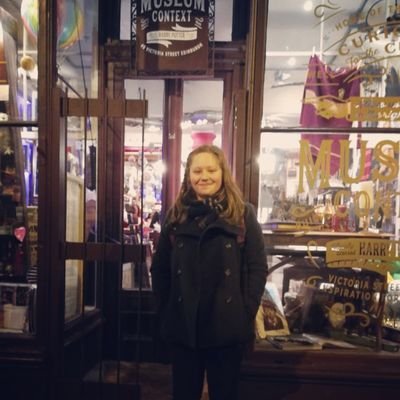 rosieisreading's profile picture. Bookseller, book reader, book nerd 📚 Tea drinker ☕