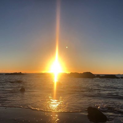 Shining bright loves to laugh and enjoy the beauty of nature 🌅