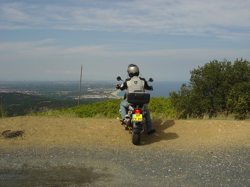 TeoHelmholt's profile picture. Klantcontact; Operations Manager; Vakantie in Frankrijk; Echtgenoot; Motorrijder, Loop niet achterstevoren, dan zie je de toekomst niet