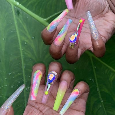 Nail artist   💅🏽 22 | 📍Easley, SC | $20 NON refundable deposit DUE IMMEDIATELY UPON BOOKING | Booking link below | Cashapp $ChateaGrayden 🍎 Pay  PayPal
