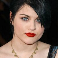 Frances Bean Fan - @francesbeannews Twitter Profile Photo