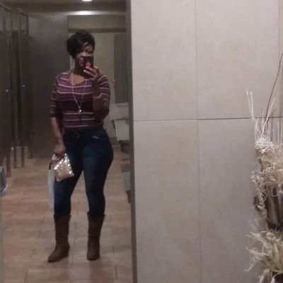 God is so good and I love writing short stories and poetry #teamScorpio #CEOofJSE #GramblingMom