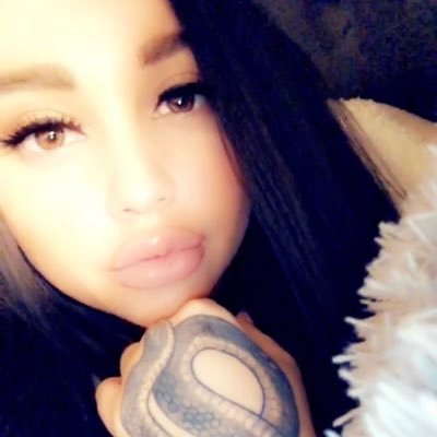 KatrinaV95's profile picture. 🌹😊😂