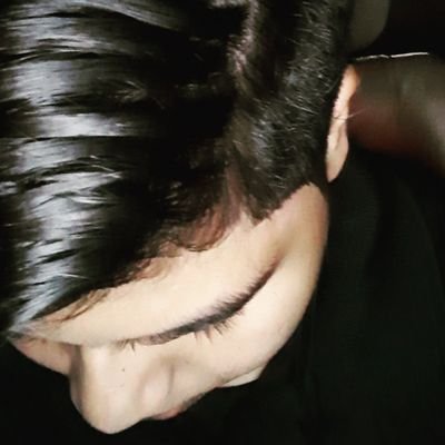 Gendutshisha's profile picture. Seorang yang simple dan suka tweet random 😉