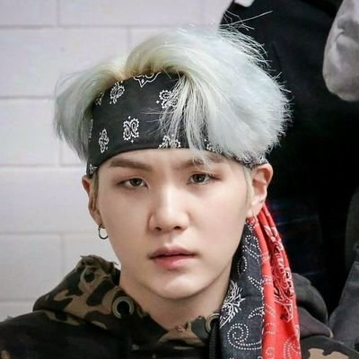 just a girl who loves bts and kpop in general.   18. sub.