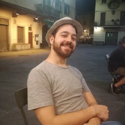 Storico dello sport, faccio parte della Siss (Società Italiana di Storia dello Sport),ho scritto una tesi sul divieto alla pratica del calcio femminile.