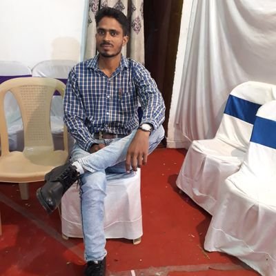 Sonusinghmarkk's profile picture. 'कर्म का फल' व्यक्ति को उसी तरह ढूंढ़ लेता है, जैसे कोई बछड़ा सैकड़ों गायों के बीच अपनी मां को ढूंढ़ लेता है.!