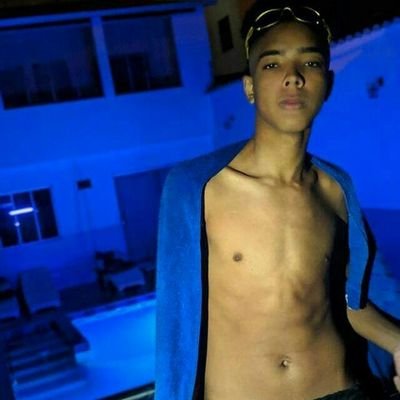 Joao_Guerra12's profile picture. O garay  me segue logo