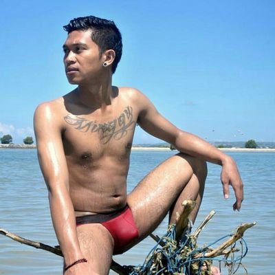 Komang64169634's profile picture. single